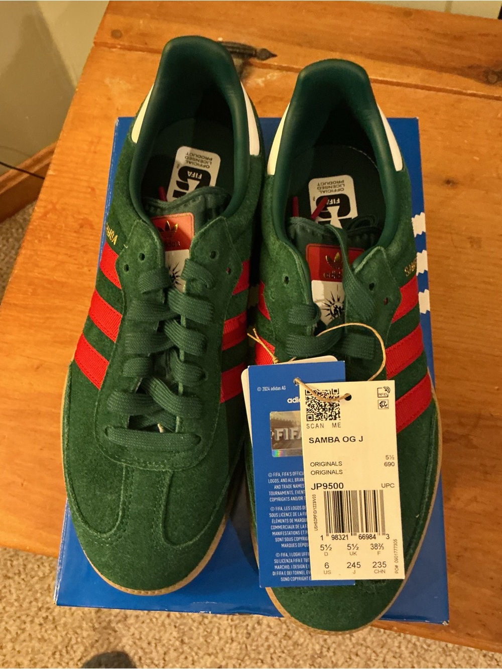adidas fifa Samba OG J Green / Red Classic JP9500. Youth 6 Women’s 7. Brand new